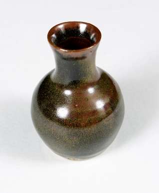 Bottle/vase by Winchcombe Pottery