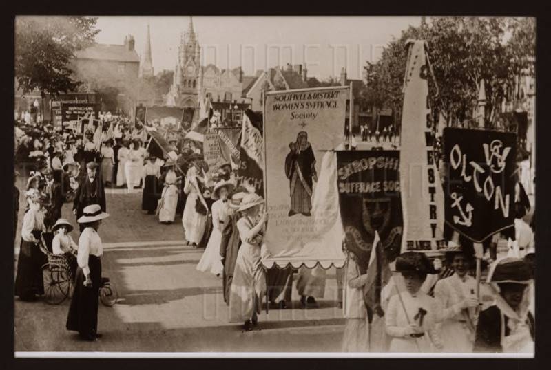 A suffrage march through Stratford on Avon in 1911